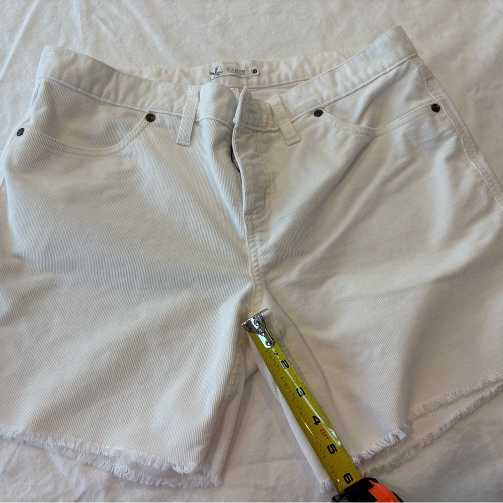 White/cloudCarve Designs Oahu 6” corduroy shorts